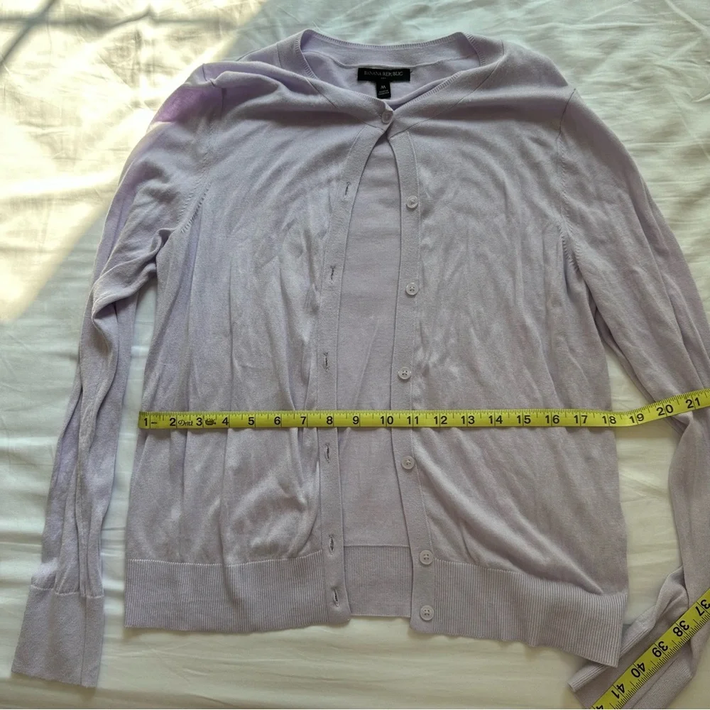 Women’s Lilac Purple Lavender Banana Republic Long Sleeve Cardigan Size Medium - Picture 3 of 4